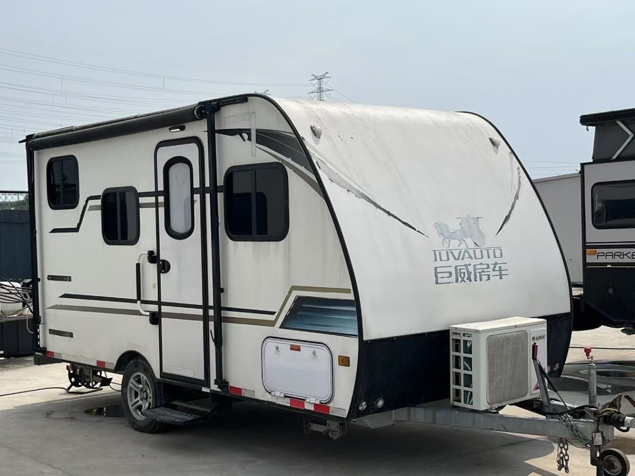 Camper Trailer Suspension Independent - Kompaktowy przyczepa kempingowa z niezależnym zawieszeniem,