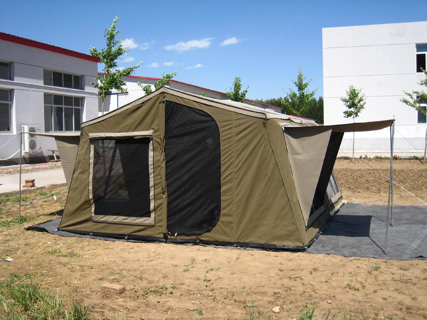 Najpopularniejszy namiot kempi – Off Road Camper Trailer Tent recenzja i cena