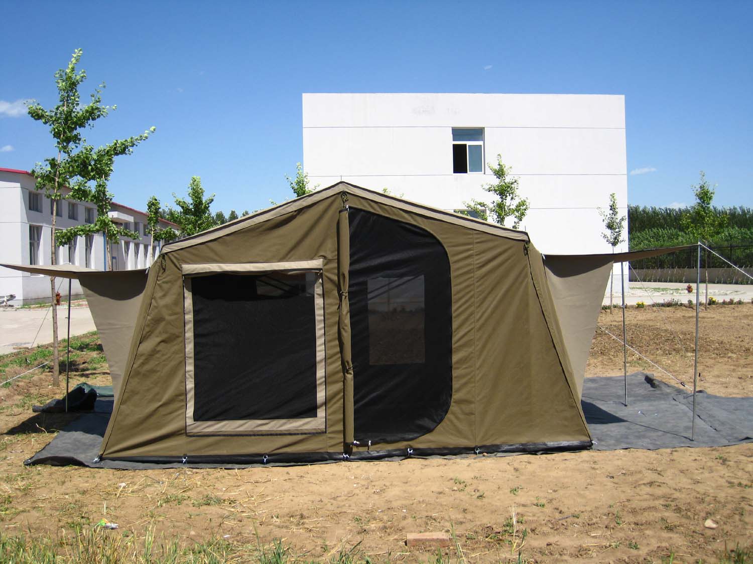 Najpopularniejszy namiot kempi – Off Road Camper Trailer Tent recenzja i cena
