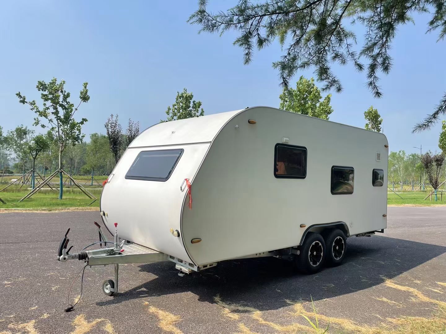 Luksusowy, nowoczesny przyczep – Camper Trailer Suspension Independent recenzja i cena